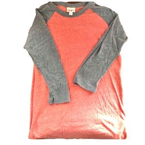 LAST CHANCE-MOVING🐾💕⬇️NWOT LuLaRoe Randy Shirt